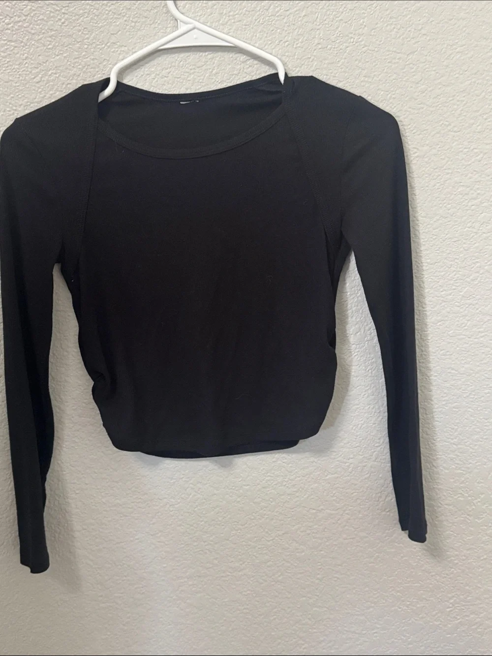 Old Navy Black Long-Sleeve Crewneck Tee